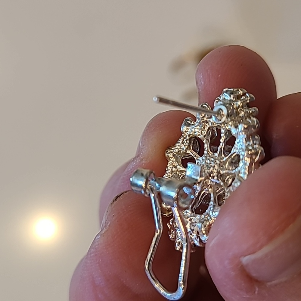 Betsey Johnson Earrings - Picture 5 of 5